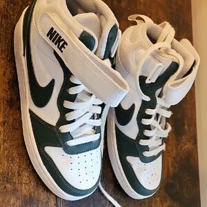 Nike Kids Sneakers - White and Dark Green